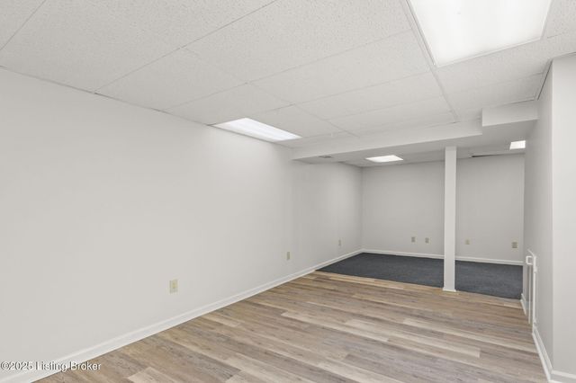 403 Sam Dr, Louisville, KY 40214