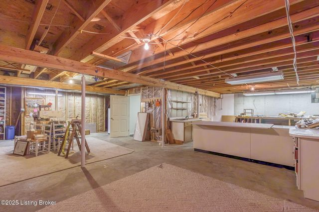 403 Sam Dr, Louisville, KY 40214