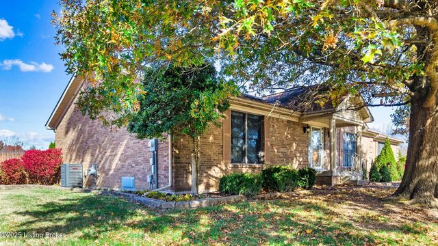 403 Sam Dr, Louisville, KY 40214