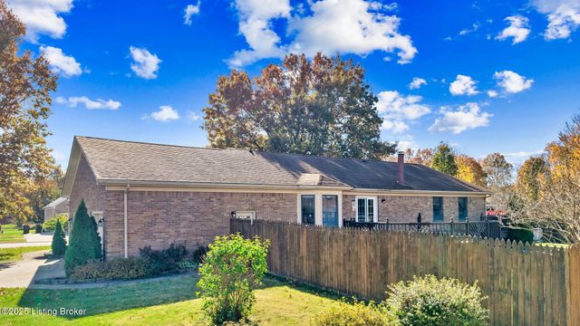 403 Sam Dr, Louisville, KY 40214