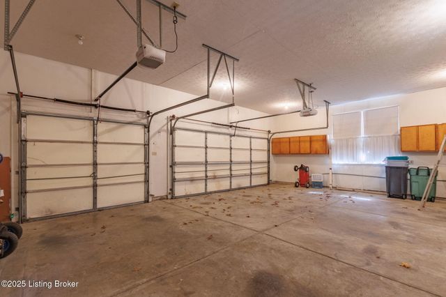 403 Sam Dr, Louisville, KY 40214