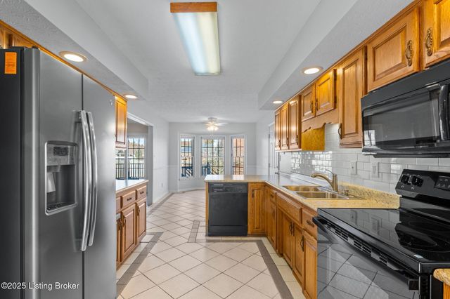 403 Sam Dr, Louisville, KY 40214