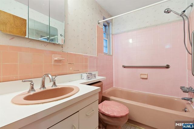 1628 Valley Street 2A, Fort Lee, NJ 07024