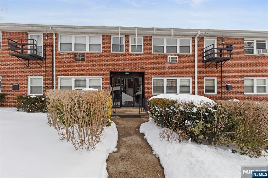 1628 Valley Street 2A, Fort Lee, NJ 07024