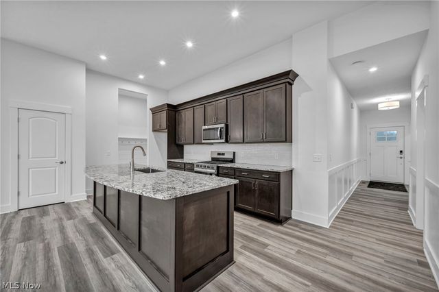 3621 Great Windsor Lane, Green, OH 44685