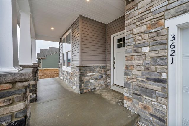 3621 Great Windsor Lane, Green, OH 44685