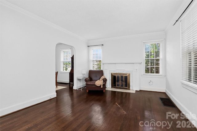 823-825 Henley Place, Charlotte, NC 28207