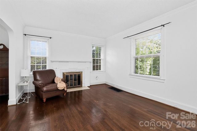 823-825 Henley Place, Charlotte, NC 28207