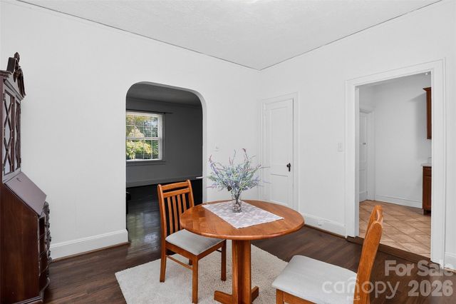 823-825 Henley Place, Charlotte, NC 28207