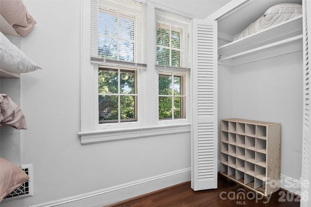 823-825 Henley Place, Charlotte, NC 28207