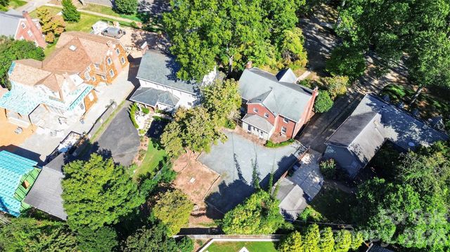 823-825 Henley Place, Charlotte, NC 28207