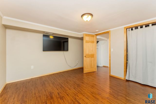 5104 W 38th St Street, Sioux Falls, SD 57106