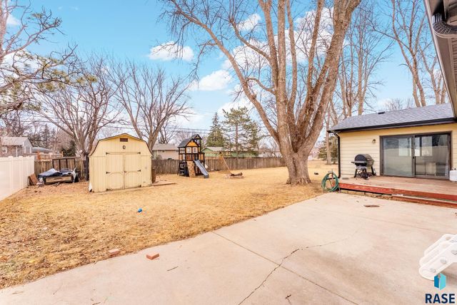 5104 W 38th St Street, Sioux Falls, SD 57106