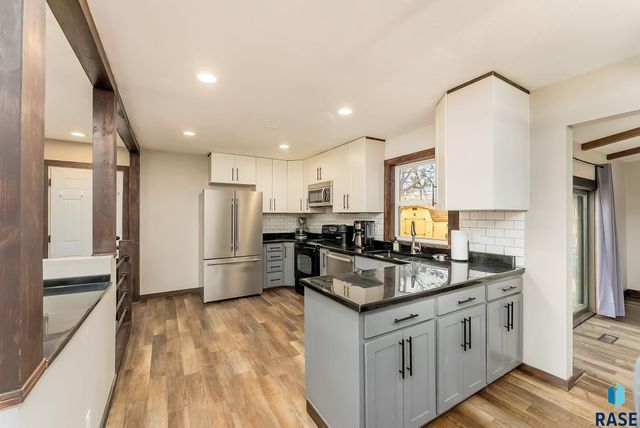 5104 W 38th St Street, Sioux Falls, SD 57106