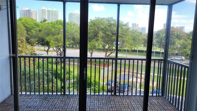 3475 N Country Club Drive 409, Aventura, FL 33180