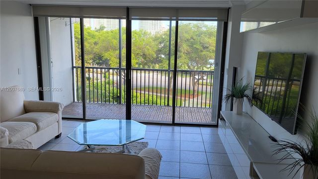 3475 N Country Club Drive 409, Aventura, FL 33180