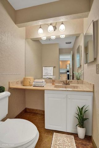 8465 Waterford Cir, Tamarac, FL 33321