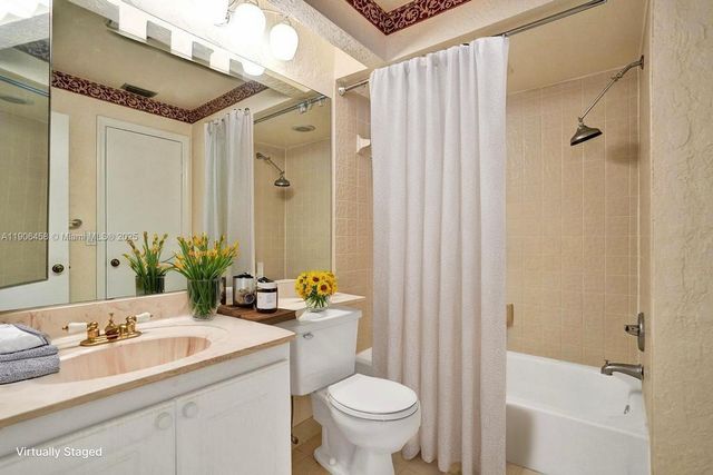 8465 Waterford Cir, Tamarac, FL 33321