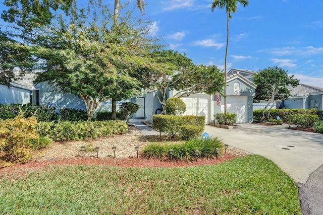 8465 Waterford Cir, Tamarac, FL 33321