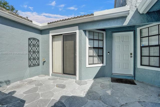 8465 Waterford Cir, Tamarac, FL 33321