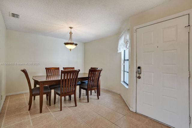 8465 Waterford Cir, Tamarac, FL 33321