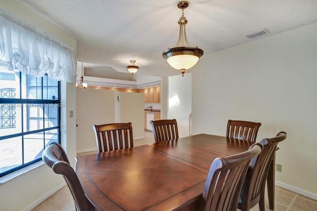 8465 Waterford Cir, Tamarac, FL 33321