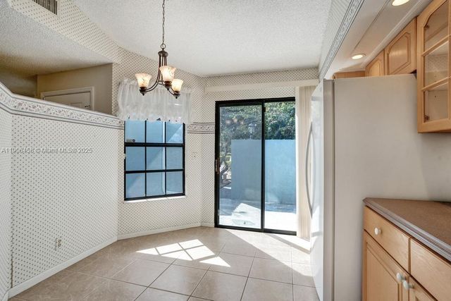 8465 Waterford Cir, Tamarac, FL 33321