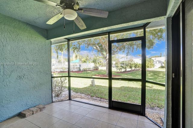 8465 Waterford Cir, Tamarac, FL 33321