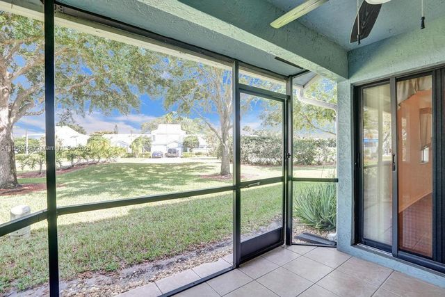 8465 Waterford Cir, Tamarac, FL 33321