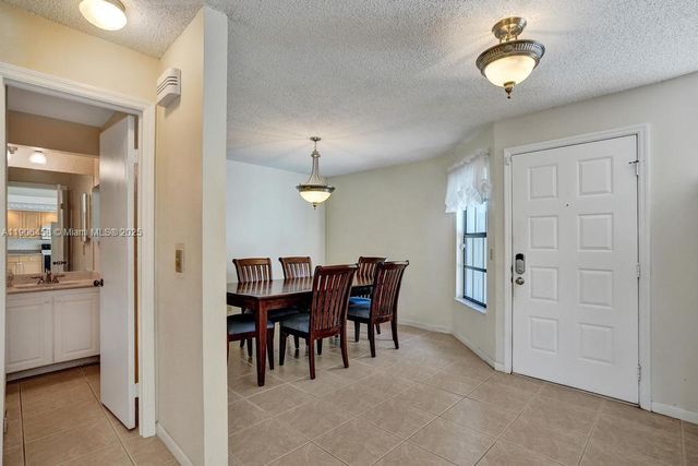 8465 Waterford Cir, Tamarac, FL 33321