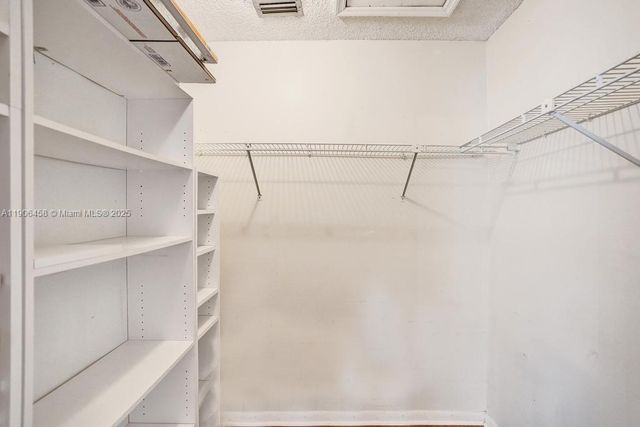 8465 Waterford Cir, Tamarac, FL 33321