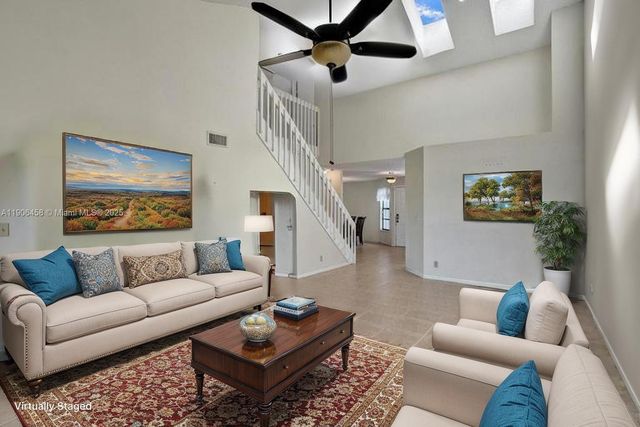 8465 Waterford Cir, Tamarac, FL 33321