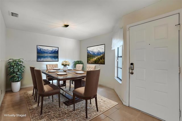 8465 Waterford Cir, Tamarac, FL 33321