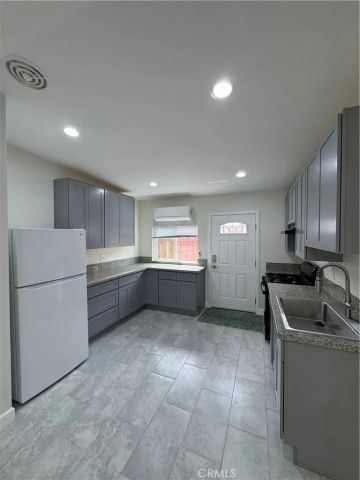 8418 Stewart And Gray, Downey, CA 90241