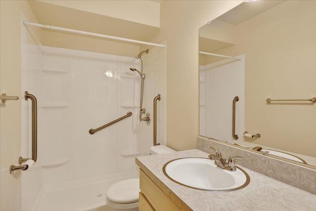 655 Blue Ash Drive Se 114, City Of Kentwood, MI 49548