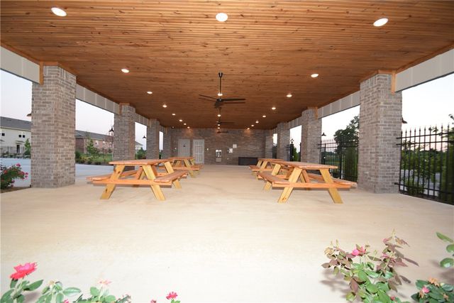 1904 Hudson Drive, Siloam Springs, AR 72761