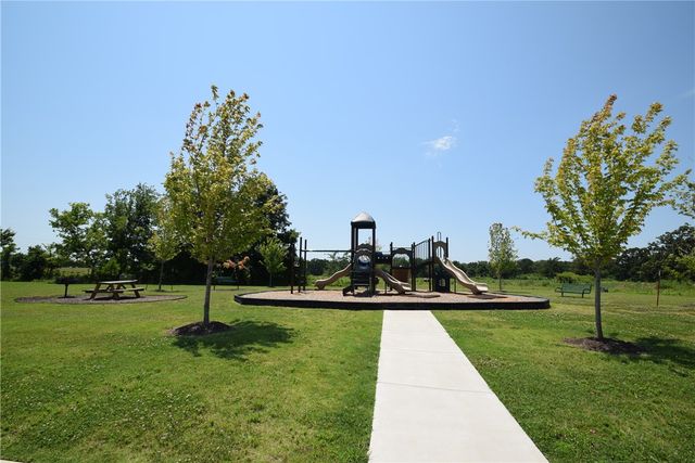 1904 Hudson Drive, Siloam Springs, AR 72761