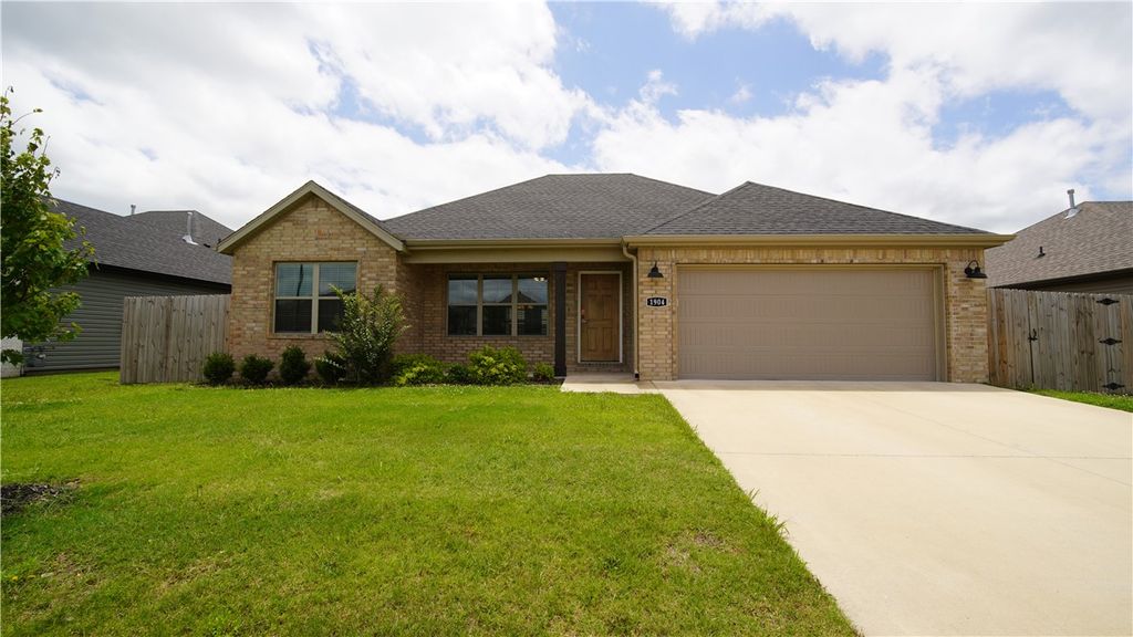 1904 Hudson Drive, Siloam Springs, AR 72761