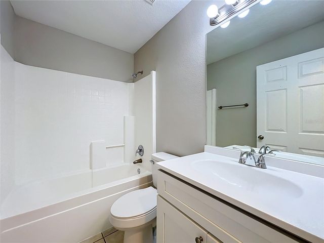 1005 WINDING WATER WAY, Clermont, FL 34714