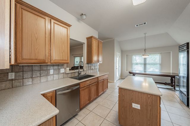 2006 Water Fall Way, Wylie, TX 75098