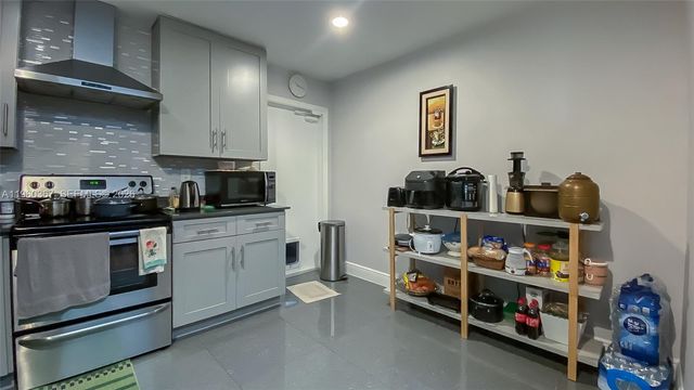 7105 NW 73rd Ave, Tamarac, FL 33321