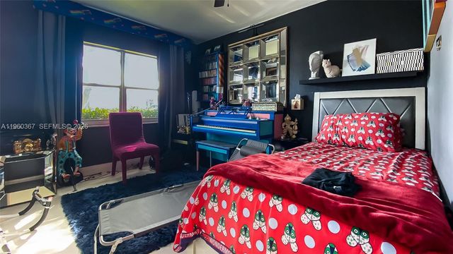 7105 NW 73rd Ave, Tamarac, FL 33321