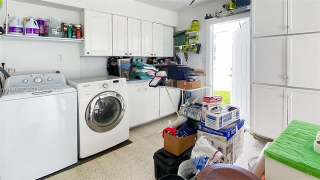 7105 NW 73rd Ave, Tamarac, FL 33321