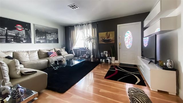 7105 NW 73rd Ave, Tamarac, FL 33321