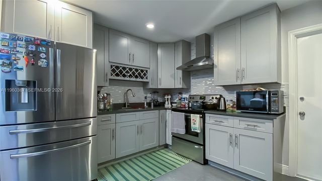 7105 NW 73rd Ave, Tamarac, FL 33321