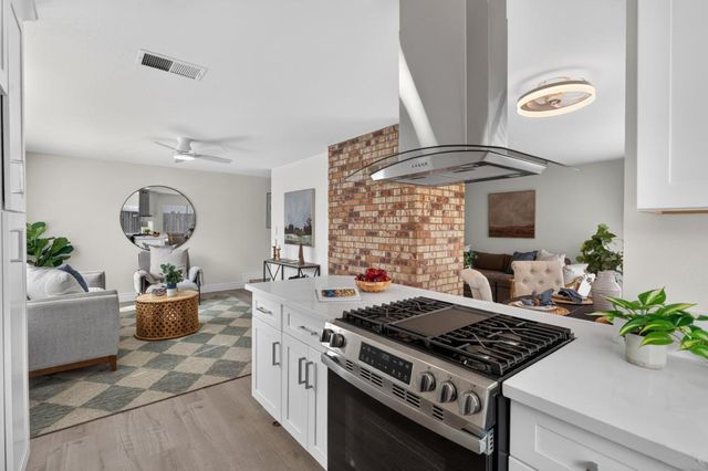 7828 Rockhurst Way, Sacramento, CA 95828