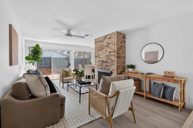 7828 Rockhurst Way, Sacramento, CA 95828