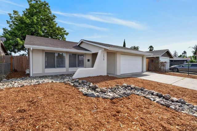 7828 Rockhurst Way, Sacramento, CA 95828