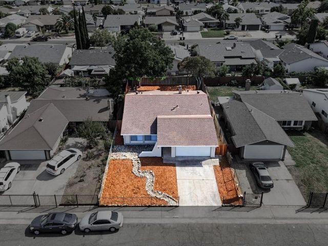 7828 Rockhurst Way, Sacramento, CA 95828