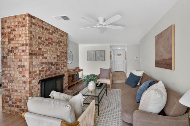 7828 Rockhurst Way, Sacramento, CA 95828